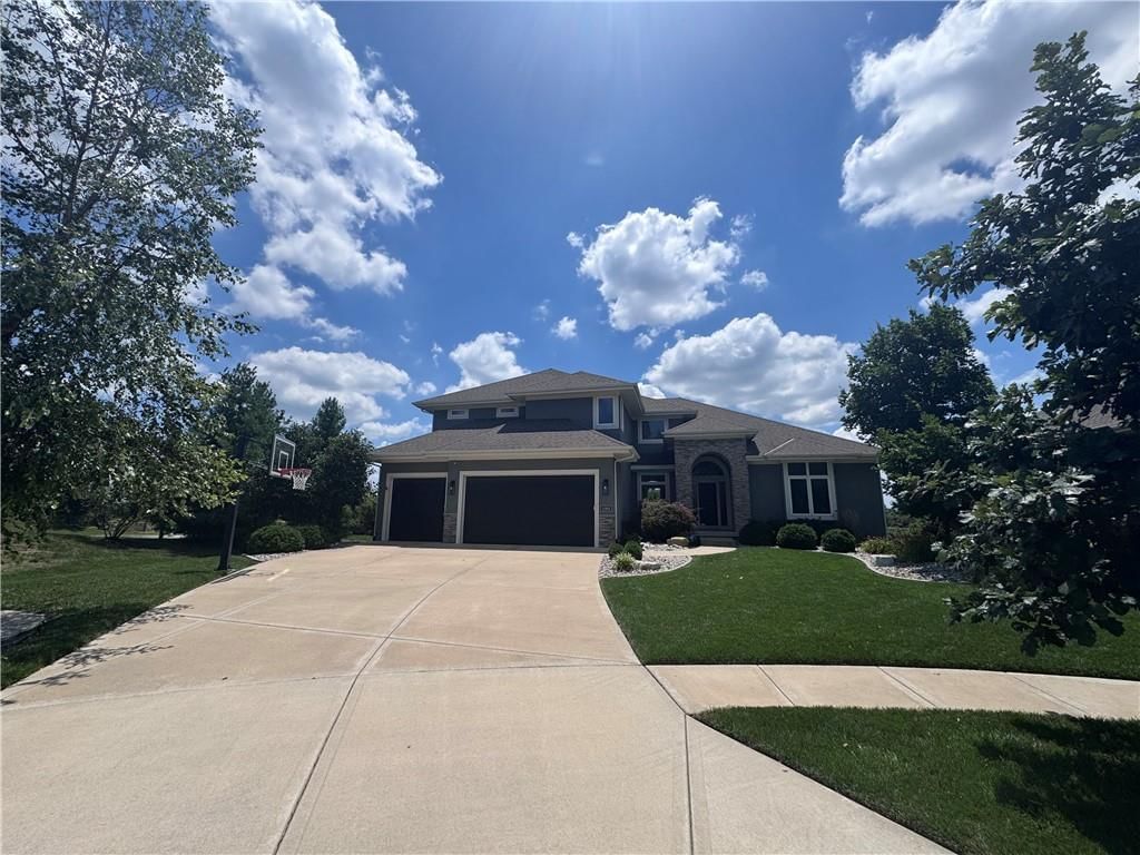 11901 W 160th Place, Overland Park, KS
