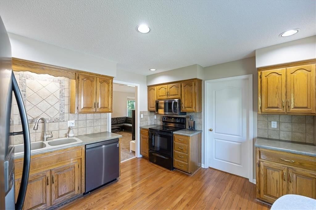 5004 NW 85th Street — photo 8
