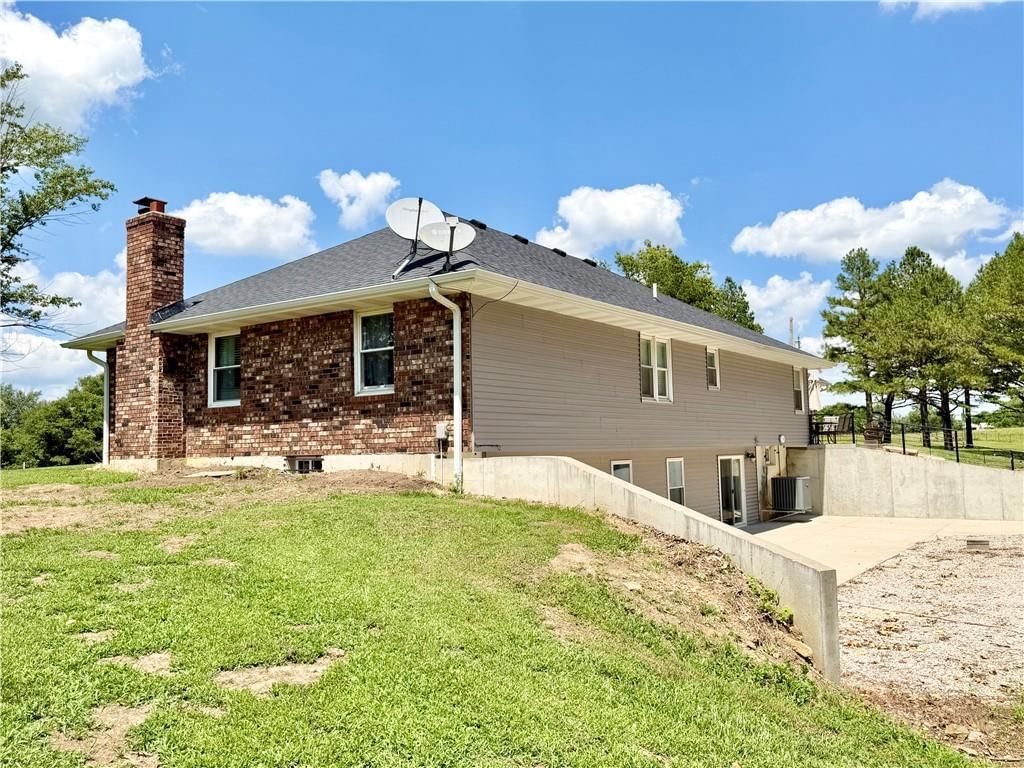 3187 NE County Road 2504 — photo 38
