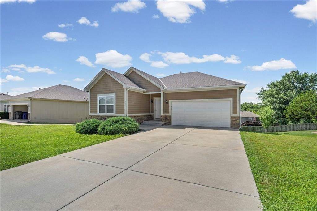 26165 W 141st Court, Olathe, KS