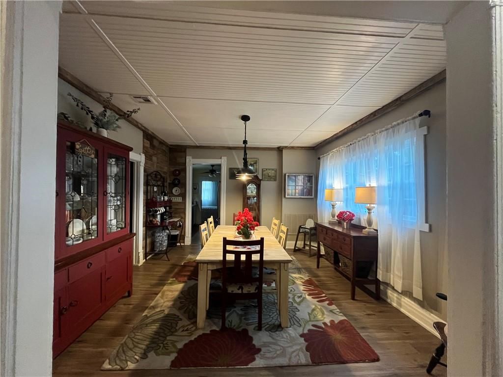 212 S Elm Street — photo 11