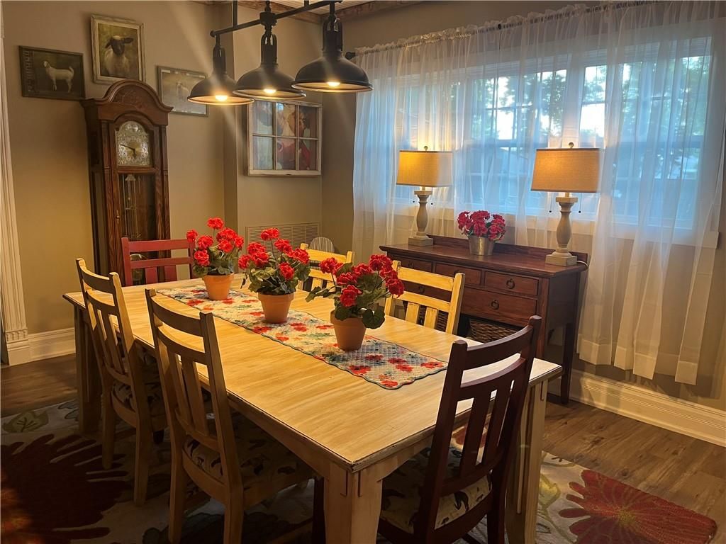 212 S Elm Street — photo 13