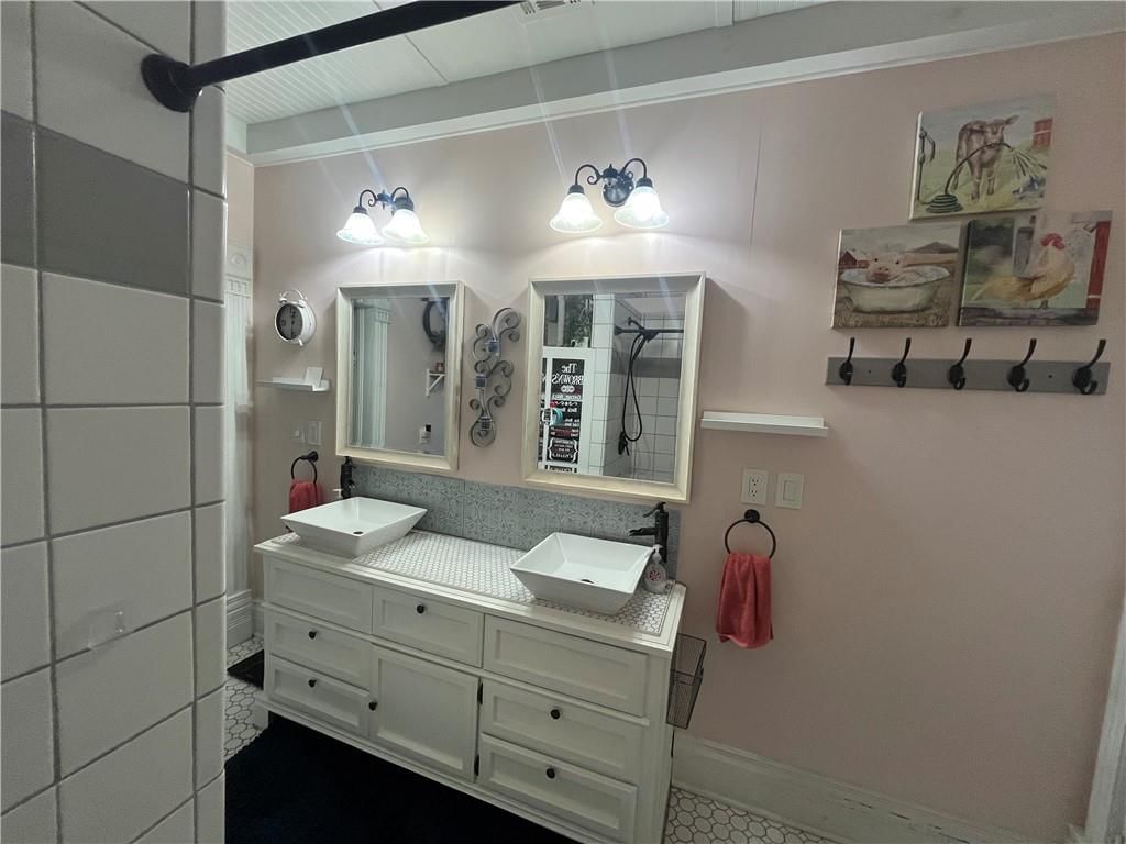 212 S Elm Street — photo 26