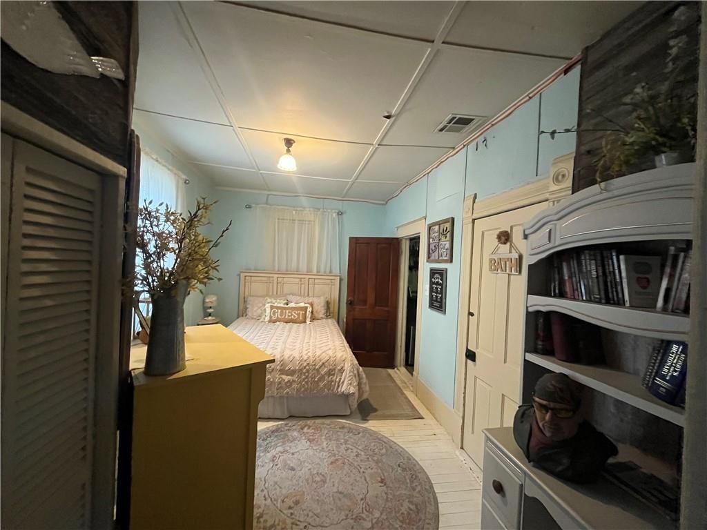 212 S Elm Street — photo 30