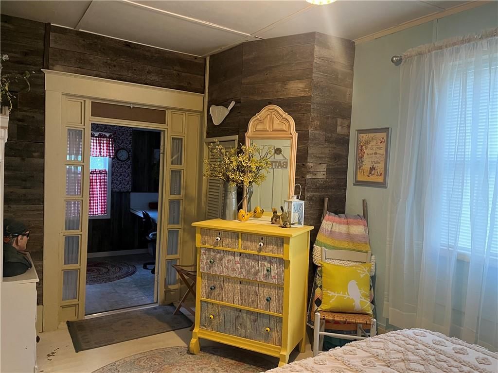 212 S Elm Street — photo 32