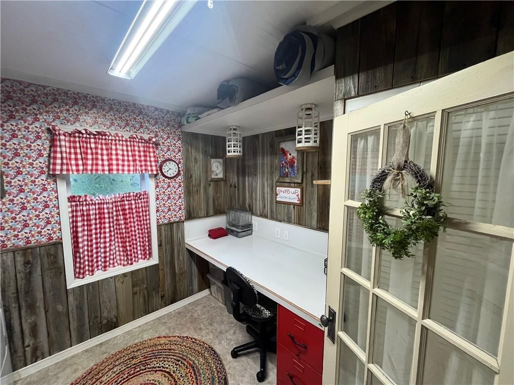 212 S Elm Street — photo 36