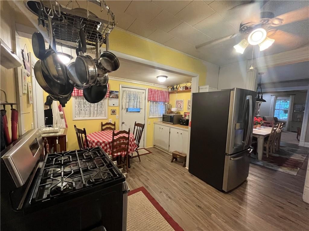 212 S Elm Street — photo 41