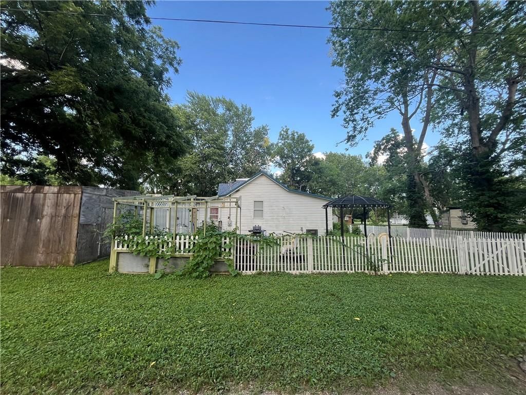 212 S Elm Street — photo 53