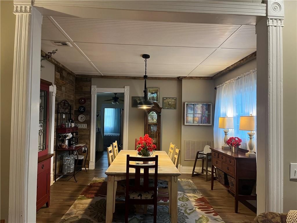 212 S Elm Street — photo 10