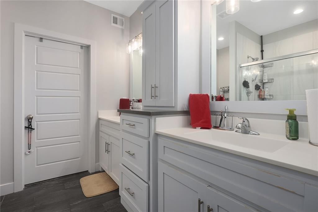 835 NE Lone Hill Drive — photo 20