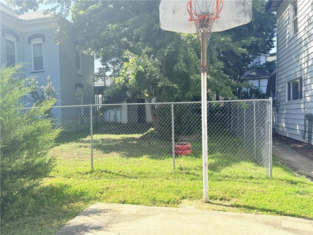 900 S 5th Street — photo 36