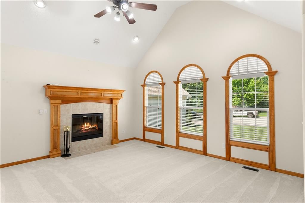 707 NW Baytree Circle, Grain Valley, MO