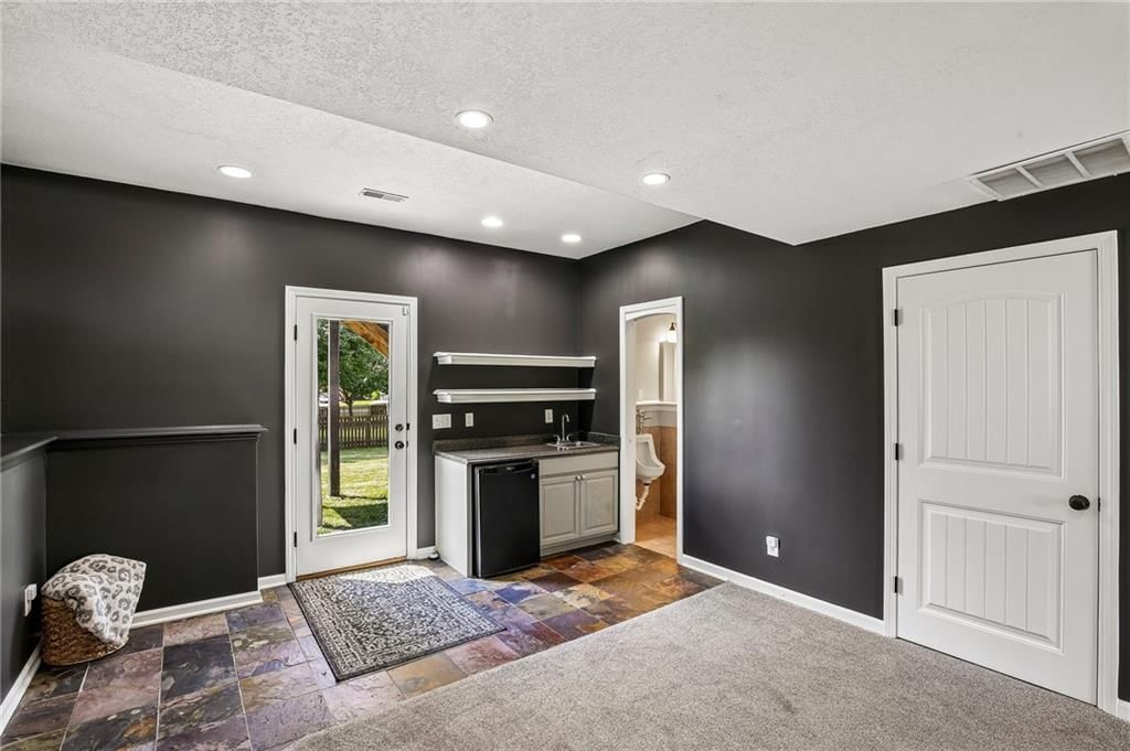 8005 NE 111th Street — photo 32