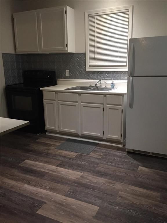 301-303 E McKissock Street — photo 9