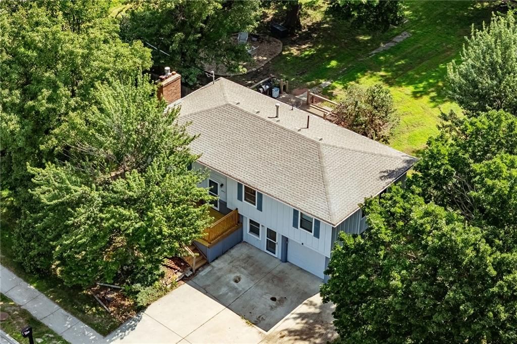 8301 Clare Road, Lenexa, KS
