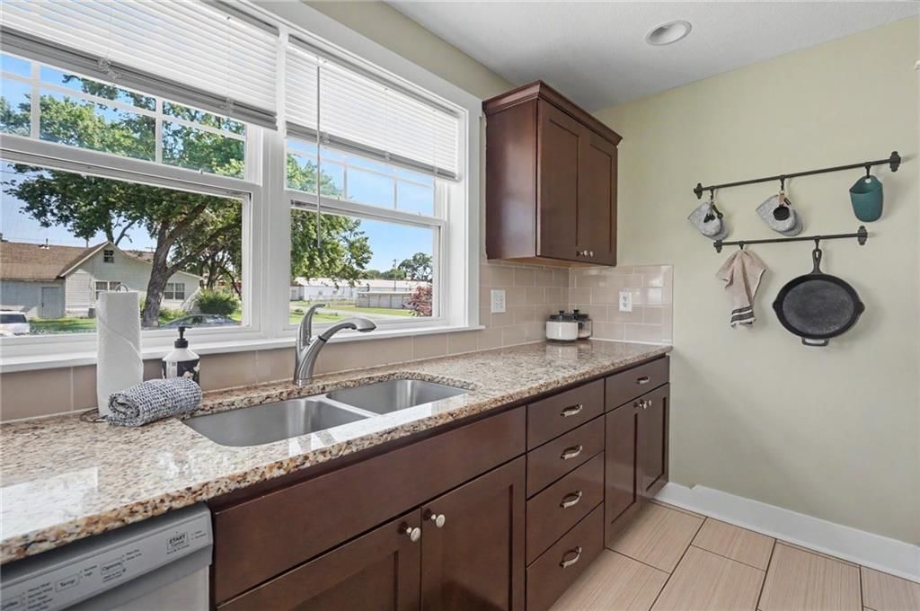 403 Baker Street — photo 14