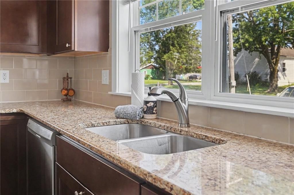 403 Baker Street — photo 15