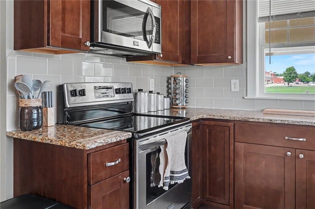 403 Baker Street — photo 17