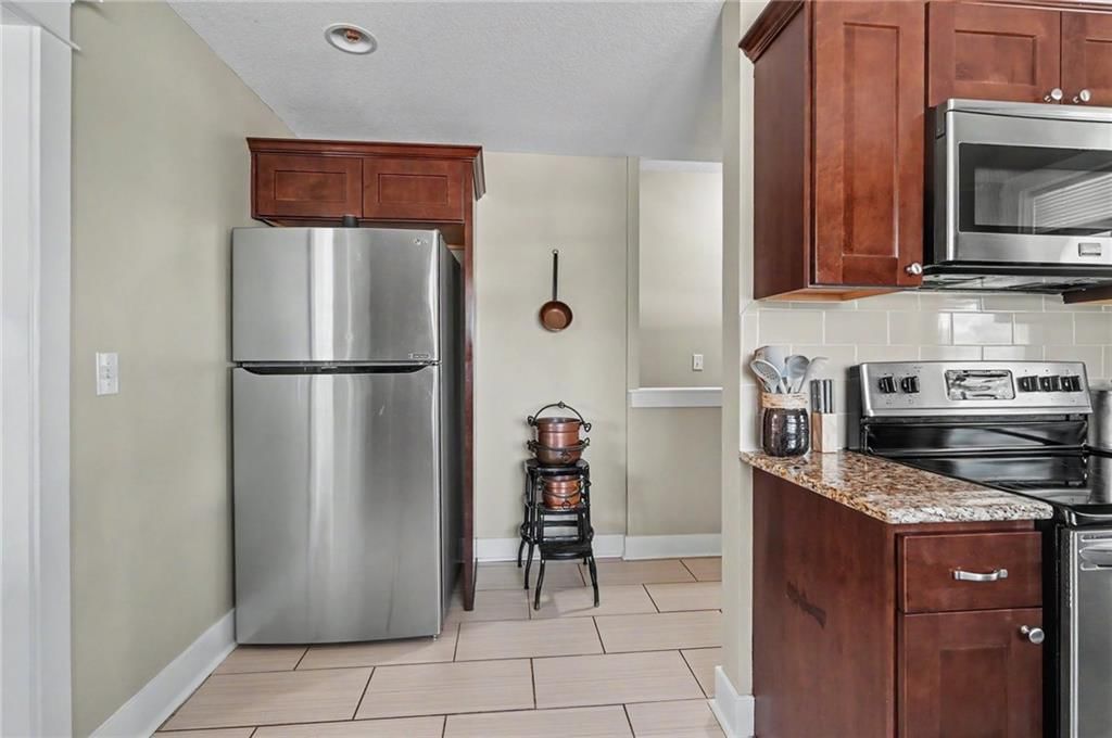 403 Baker Street — photo 18