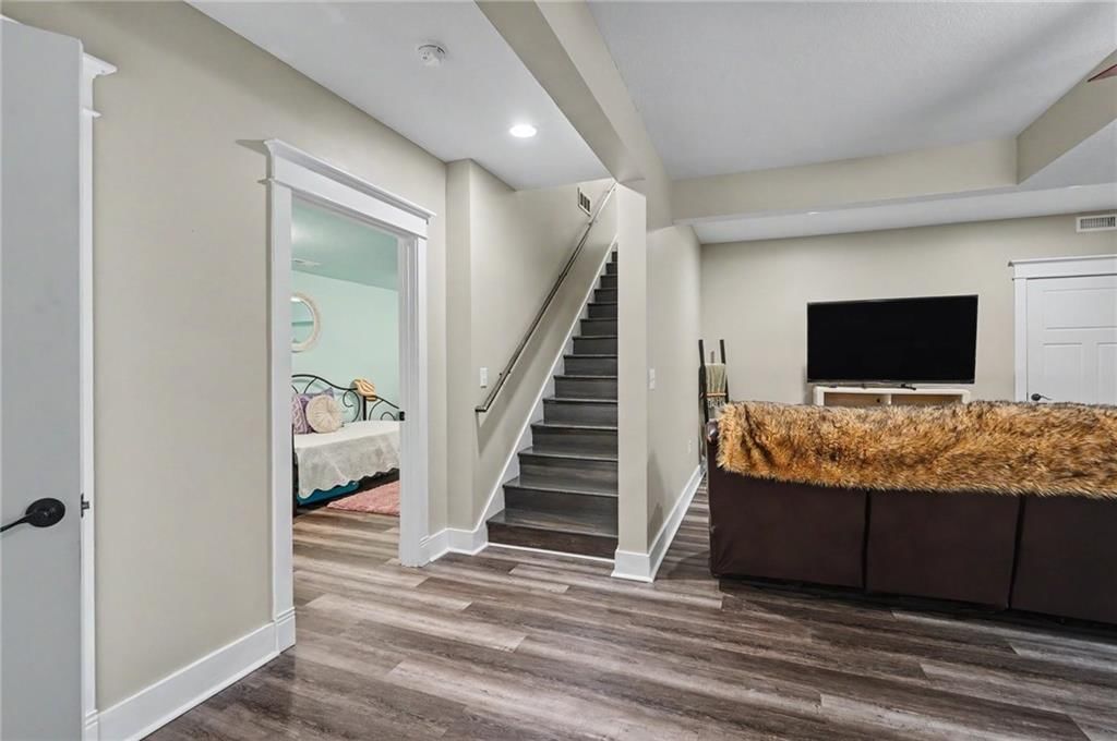 403 Baker Street — photo 25