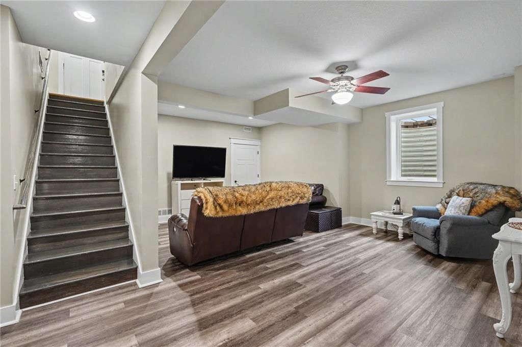 403 Baker Street — photo 26