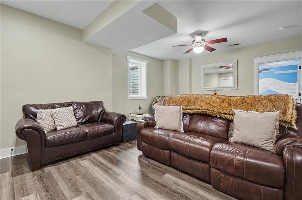403 Baker Street — photo 29