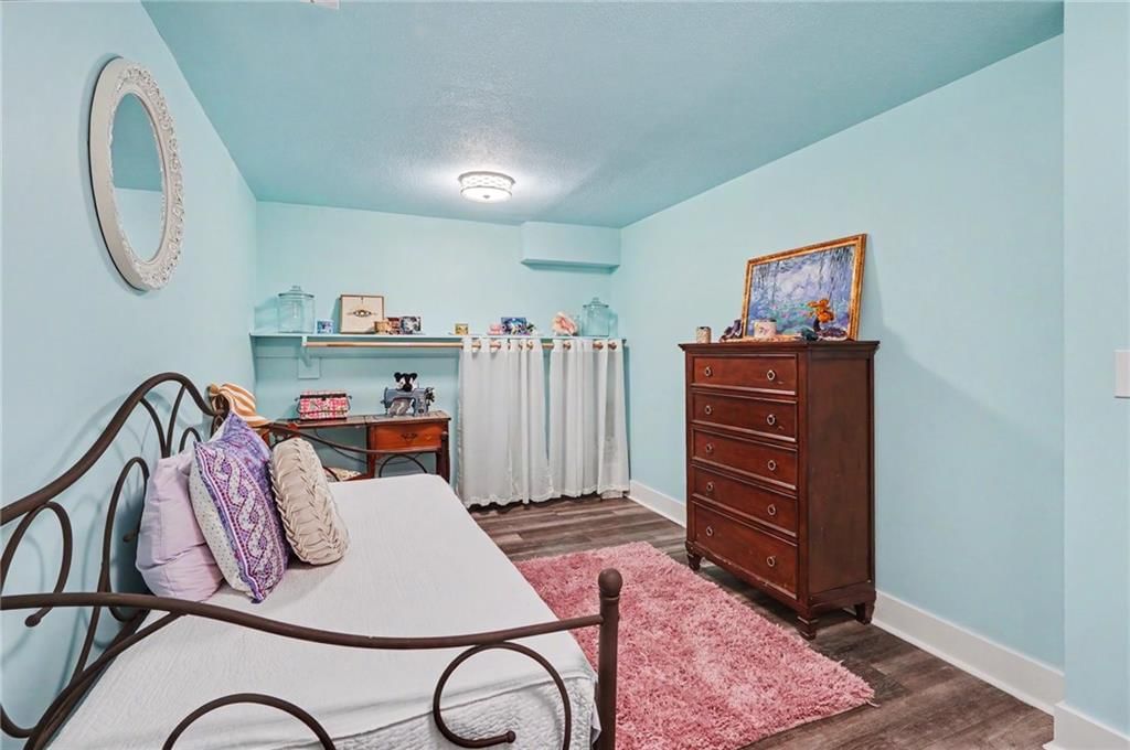 403 Baker Street — photo 34