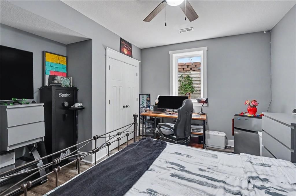 403 Baker Street — photo 38