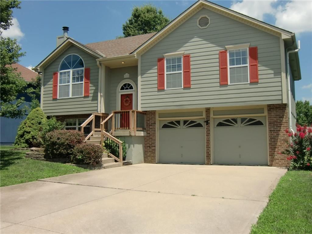 114 E Calico Drive, Raymore