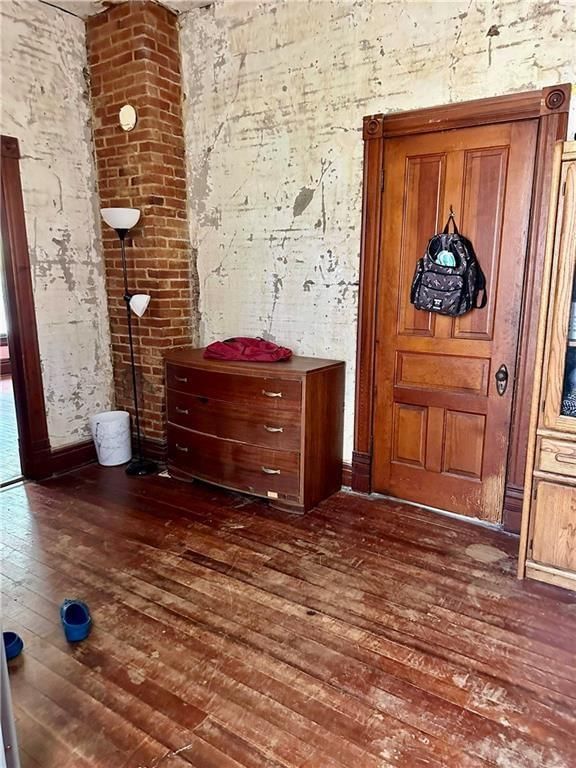 409 E Spring Street — photo 13