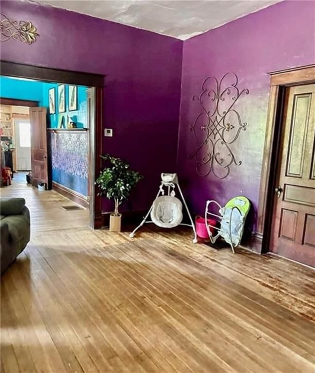 409 E Spring Street — photo 10