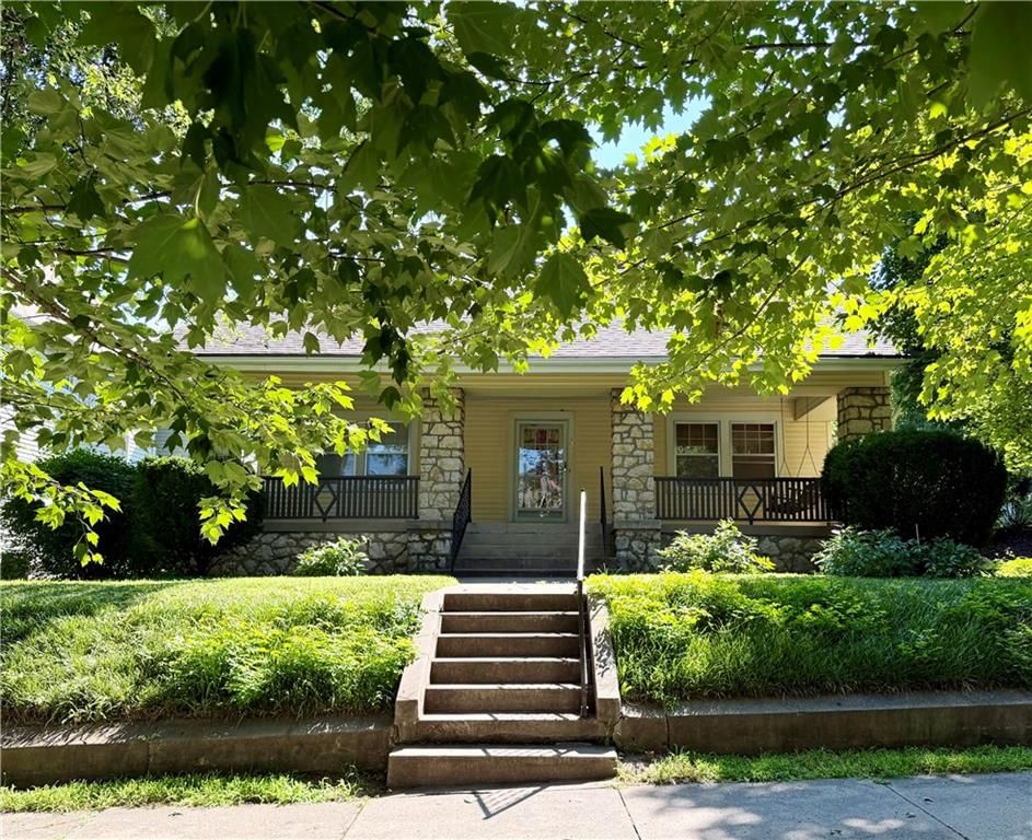 1011 S 5th Street, Leavenworth, KS