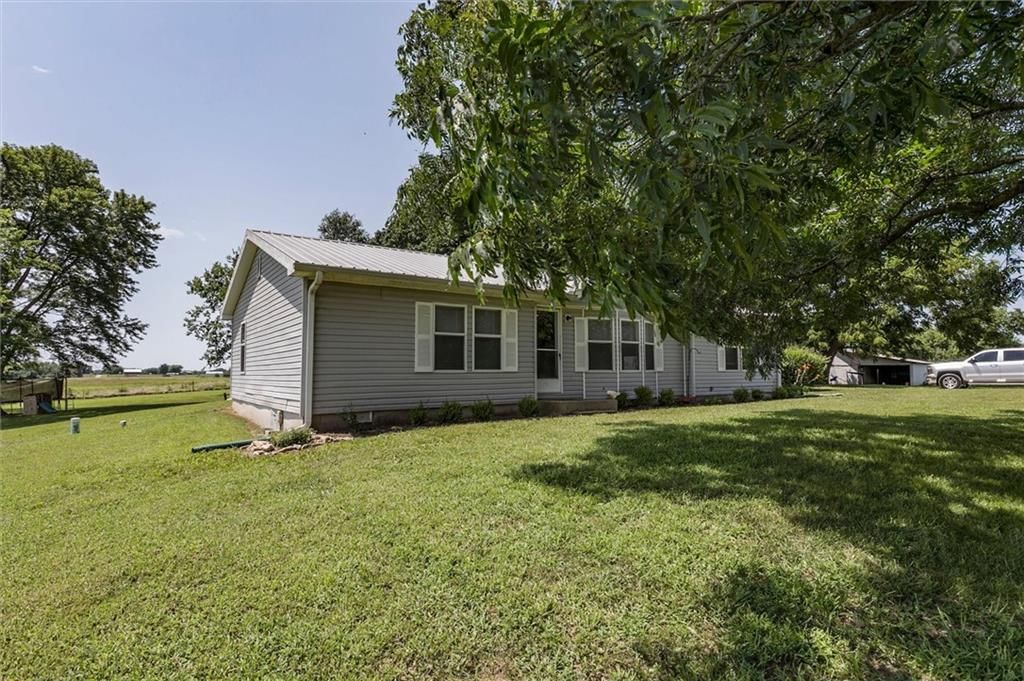 9009 NW County Road 2002 Road, Amoret