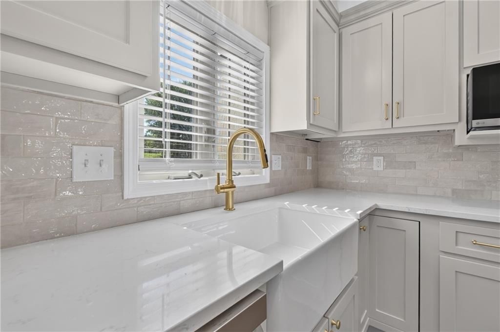 20 SE Meadowbrook Drive — photo 34