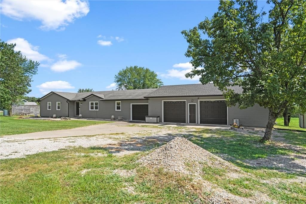 17739 Eisenhower Road — photo 6