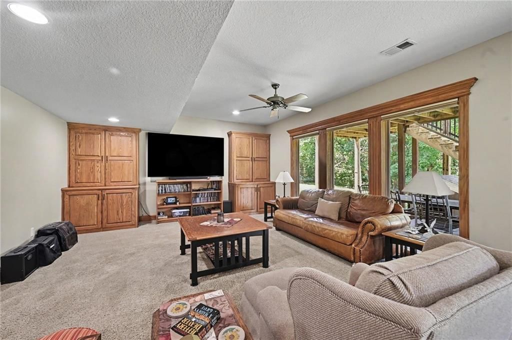 22165 171st Street, Basehor, KS