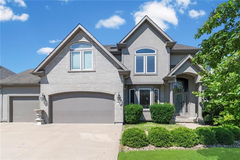 6304 N Kensington Court, Kansas City, MO