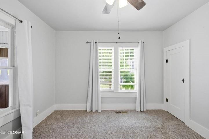 528 E 15th Street — photo 19