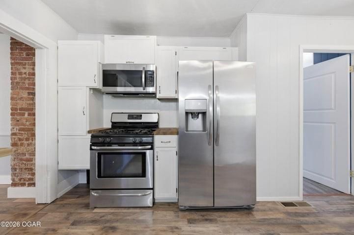 528 E 15th Street — photo 10