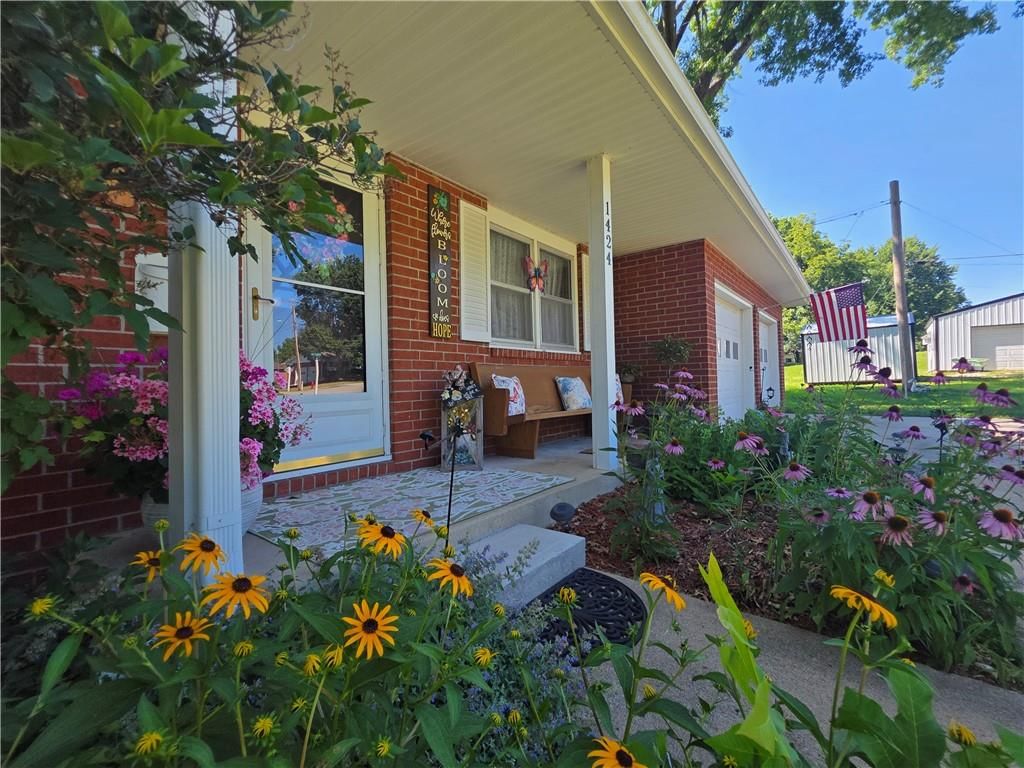1424 Dowell Drive — photo 1