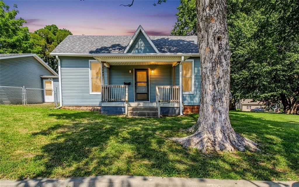 2203 Walnut Street, Higginsville