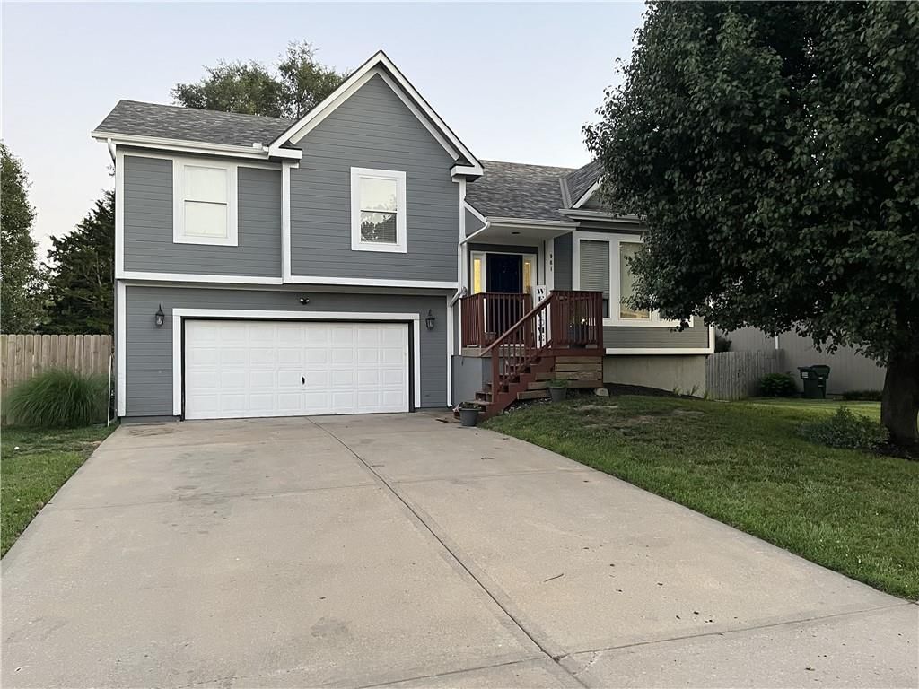 961 Oak Crest Drive, Gardner, KS