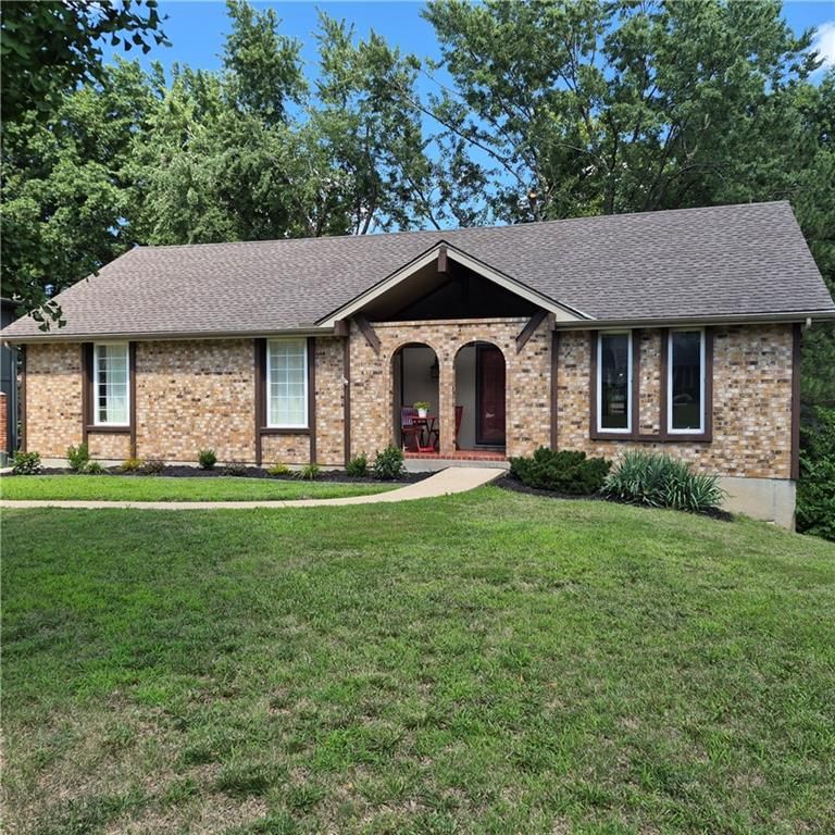 12315 W 100th Place, Lenexa, KS