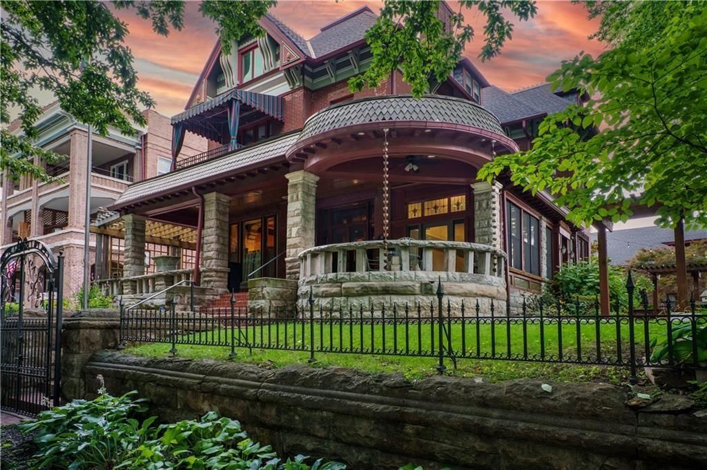 425 Gladstone Boulevard, Kansas City, MO