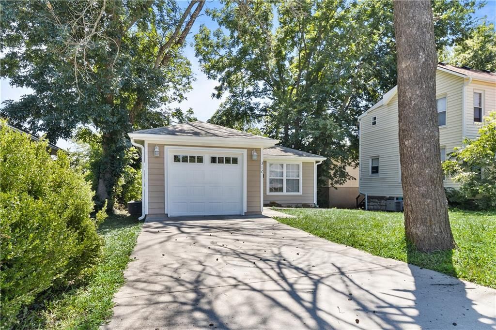 312 Grover Street — photo 27