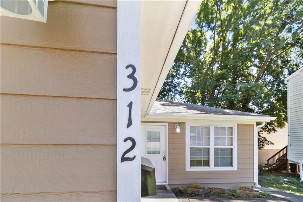 312 Grover Street — photo 28