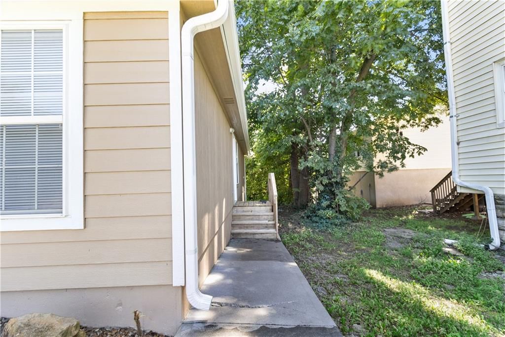 312 Grover Street — photo 30