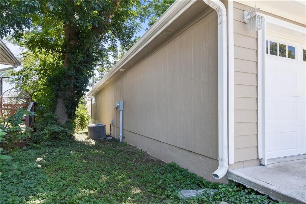 312 Grover Street — photo 31