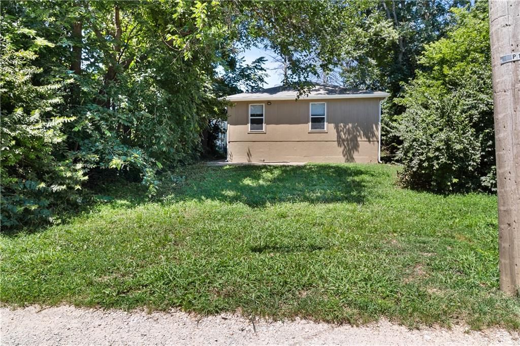 312 Grover Street — photo 34
