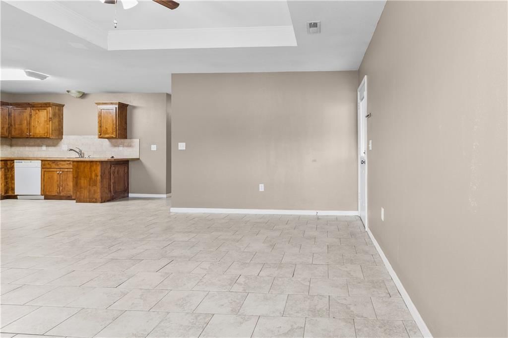 312 Grover Street — photo 6